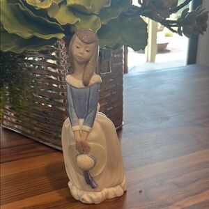 Tranquil Blue and White Art Sculpture